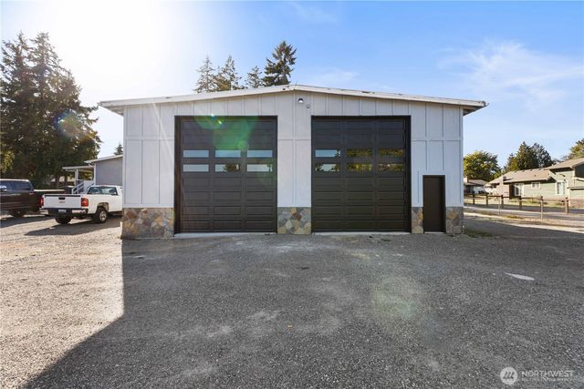 7415 100th Street E, Puyallup, WA 98373