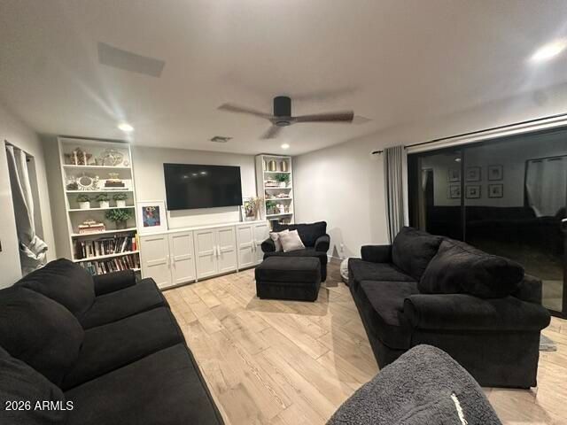 301 E ROYAL PALM Road, Phoenix, AZ 85020