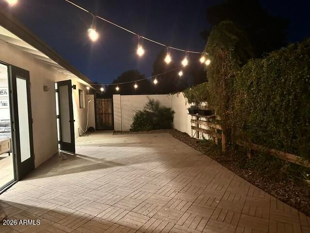 301 E ROYAL PALM Road, Phoenix, AZ 85020