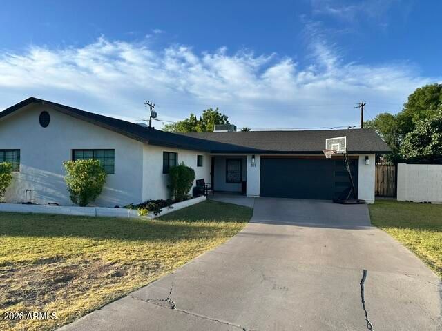 301 E ROYAL PALM Road, Phoenix, AZ 85020