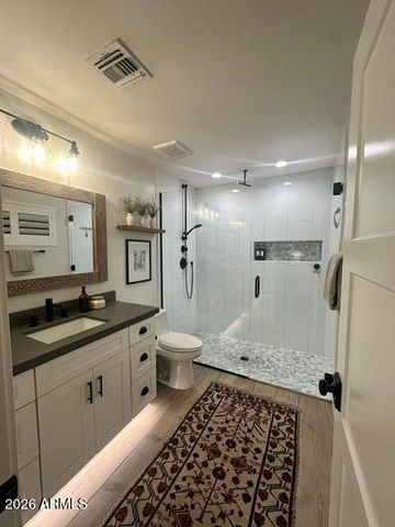 301 E ROYAL PALM Road, Phoenix, AZ 85020
