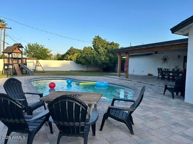 301 E ROYAL PALM Road, Phoenix, AZ 85020