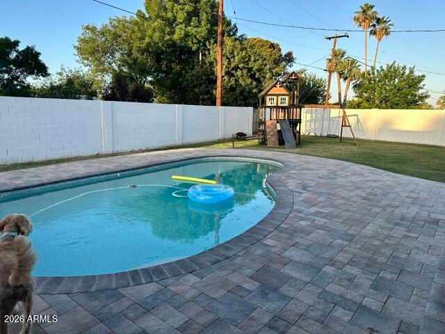 301 E ROYAL PALM Road, Phoenix, AZ 85020