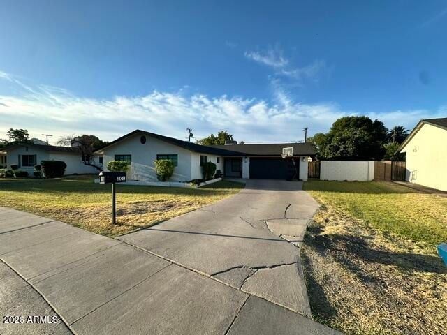 301 E ROYAL PALM Road, Phoenix, AZ 85020