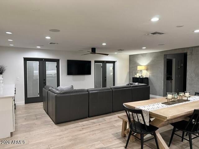 301 E ROYAL PALM Road, Phoenix, AZ 85020