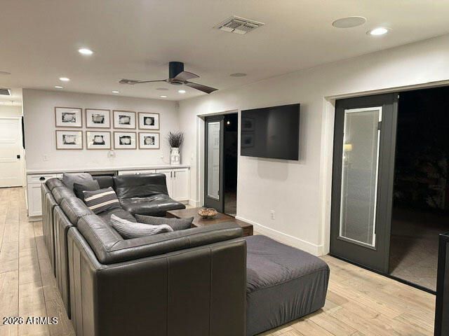 301 E ROYAL PALM Road, Phoenix, AZ 85020