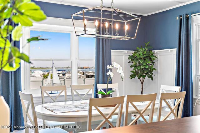 27 Shrewsbury Drive, Monmouth Beach, NJ 07750