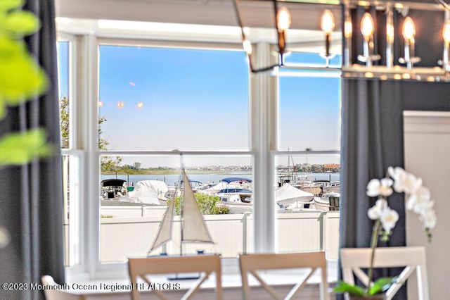 27 Shrewsbury Drive, Monmouth Beach, NJ 07750