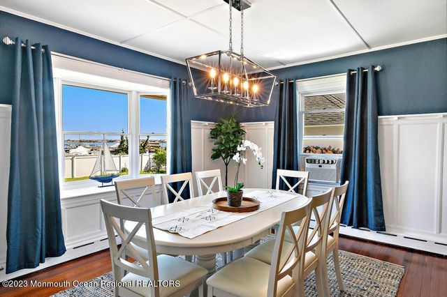 27 Shrewsbury Drive, Monmouth Beach, NJ 07750