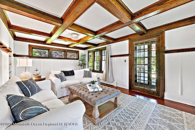 27 Shrewsbury Drive, Monmouth Beach, NJ 07750