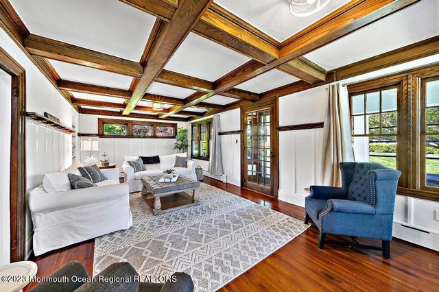 27 Shrewsbury Drive, Monmouth Beach, NJ 07750