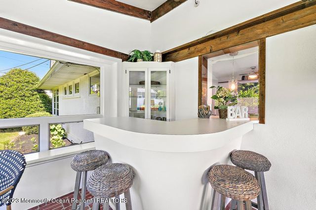 27 Shrewsbury Drive, Monmouth Beach, NJ 07750