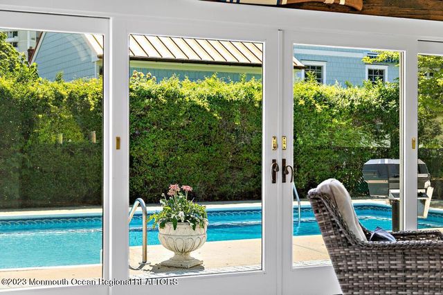 27 Shrewsbury Drive, Monmouth Beach, NJ 07750