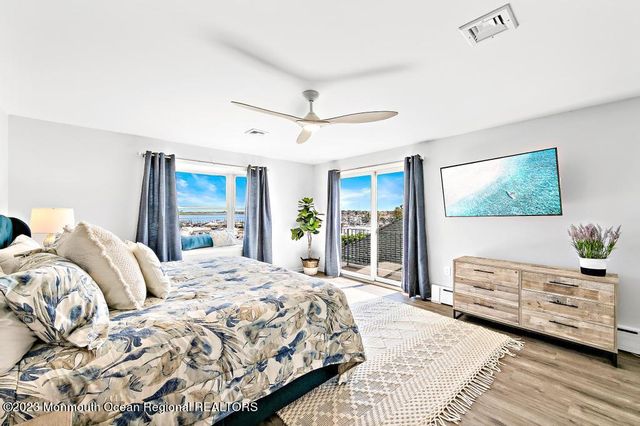 27 Shrewsbury Drive, Monmouth Beach, NJ 07750