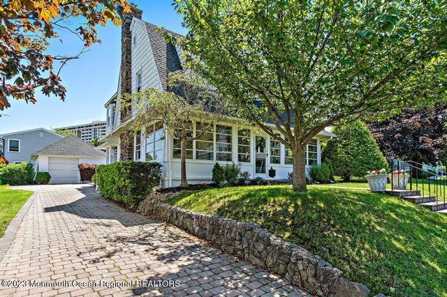 27 Shrewsbury Drive, Monmouth Beach, NJ 07750