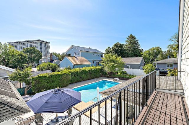 27 Shrewsbury Drive, Monmouth Beach, NJ 07750