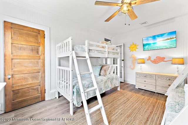 27 Shrewsbury Drive, Monmouth Beach, NJ 07750