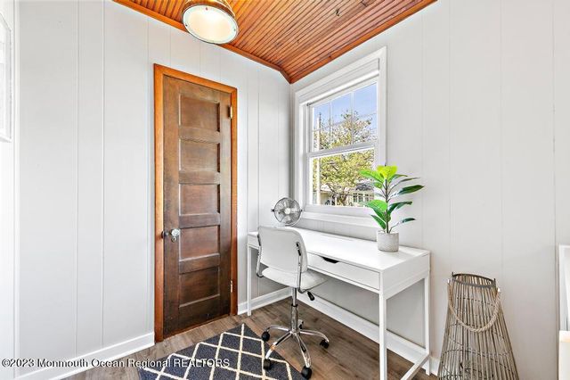 27 Shrewsbury Drive, Monmouth Beach, NJ 07750