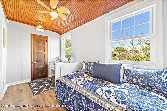 27 Shrewsbury Drive, Monmouth Beach, NJ 07750