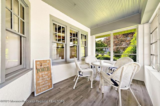 27 Shrewsbury Drive, Monmouth Beach, NJ 07750