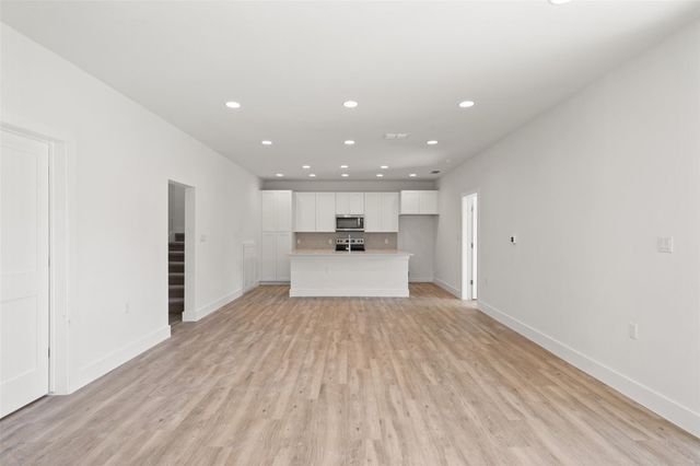 711 N Paleface Ranch RD 3, Spicewood, TX 78669