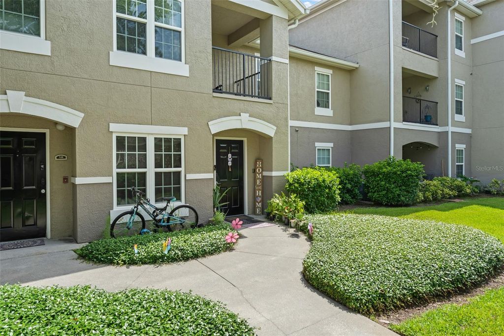 Image 2 of property listing at 6554 SWISSCO DRIVE 518, Orlando, FL 32822