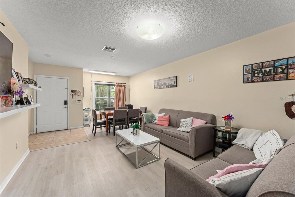 Image 6 of property listing at 6554 SWISSCO DRIVE 518, Orlando, FL 32822