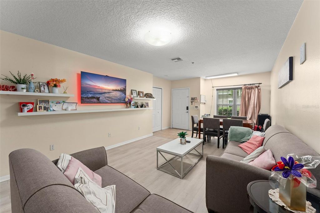 Image 7 of property listing at 6554 SWISSCO DRIVE 518, Orlando, FL 32822