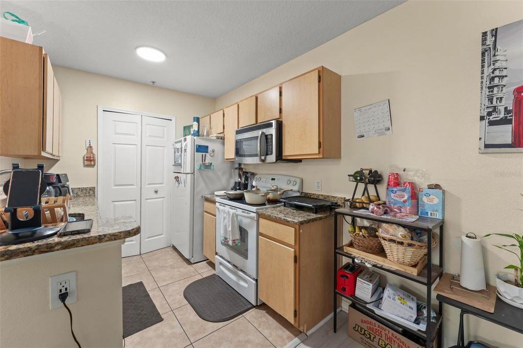 Image 9 of property listing at 6554 SWISSCO DRIVE 518, Orlando, FL 32822