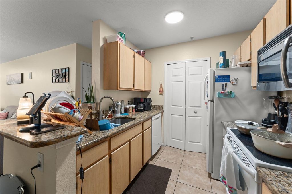 Image 10 of property listing at 6554 SWISSCO DRIVE 518, Orlando, FL 32822
