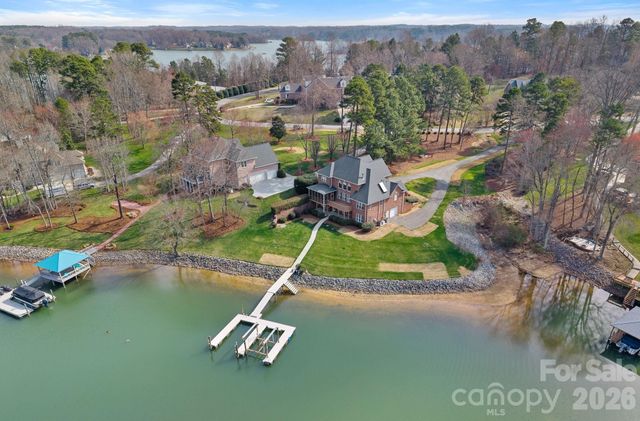 125 Grand Bay Drive, Mooresville, NC 28117