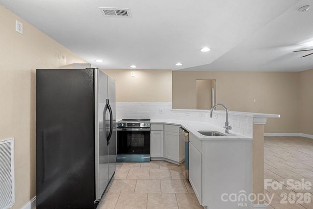 125 Grand Bay Drive, Mooresville, NC 28117