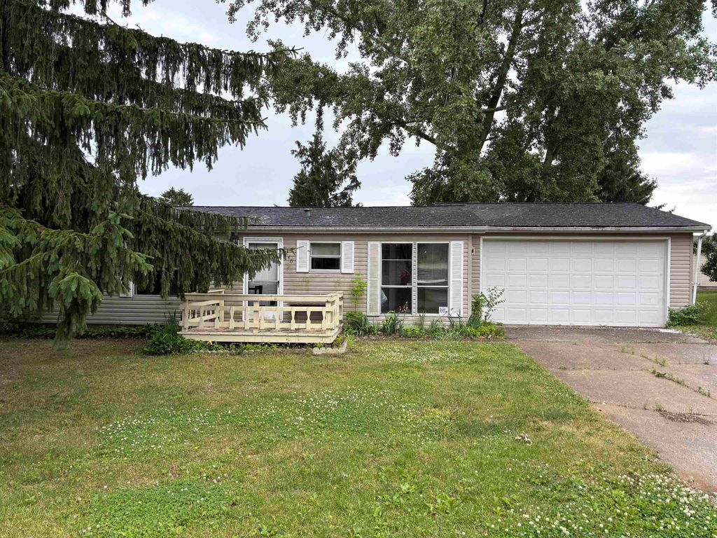 2240 Mark Street, Croswell, MI 48422