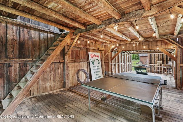 1611 E Dexter Trail, Dansville, MI 48819
