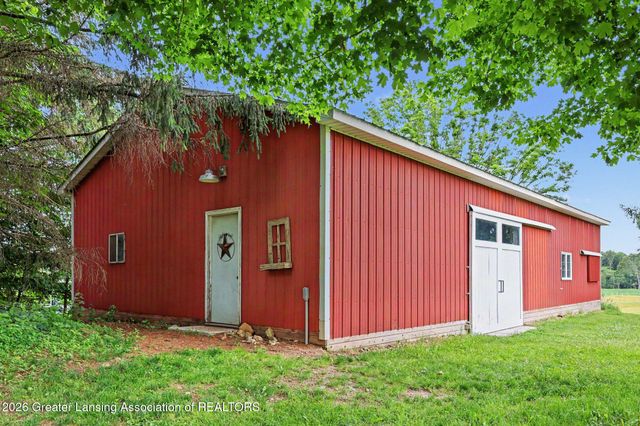1611 E Dexter Trail, Dansville, MI 48819