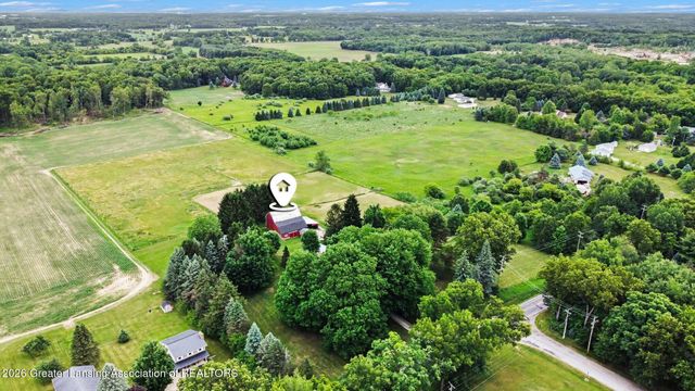 1611 E Dexter Trail, Dansville, MI 48819