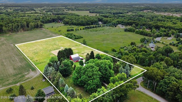 1611 E Dexter Trail, Dansville, MI 48819