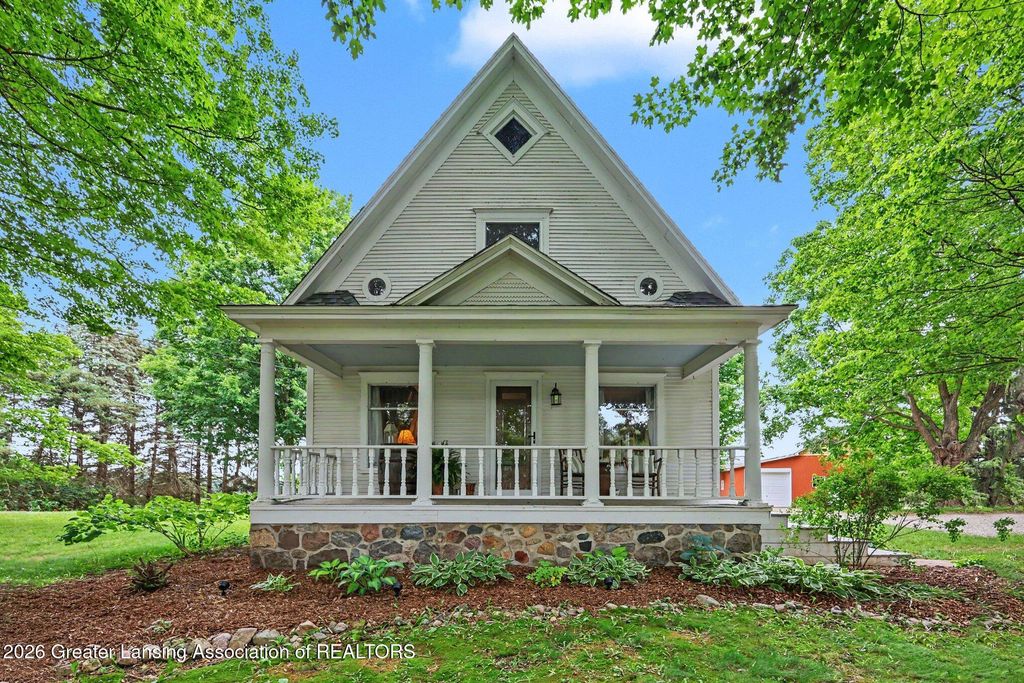 1611 E Dexter Trail, Dansville, MI 48819