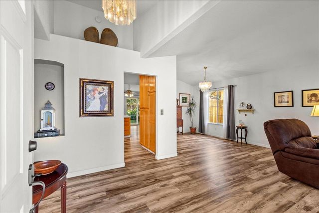 1795 Brookside Dr, Manteca, CA 95336