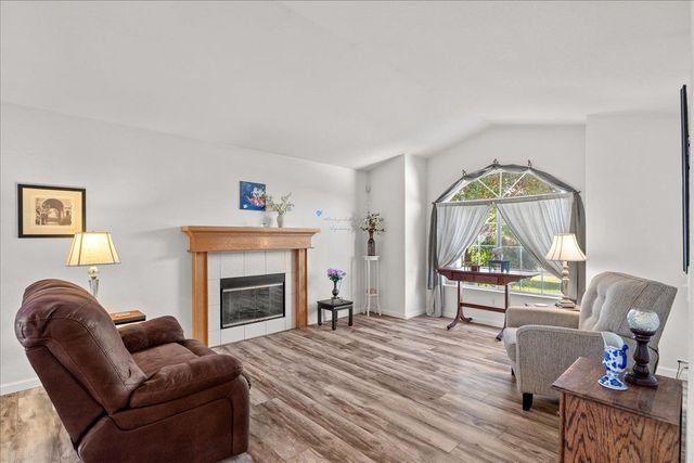 1795 Brookside Dr, Manteca, CA 95336