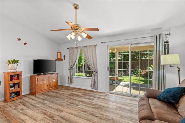 1795 Brookside Dr, Manteca, CA 95336