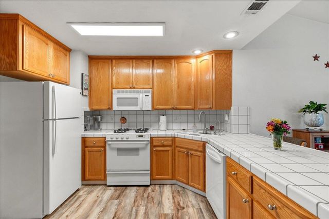 1795 Brookside Dr, Manteca, CA 95336