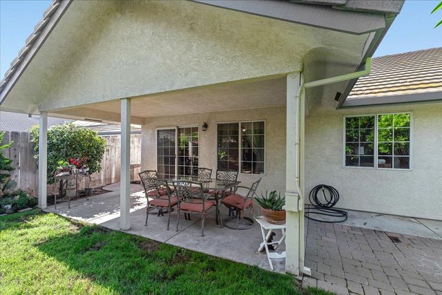 1795 Brookside Dr, Manteca, CA 95336