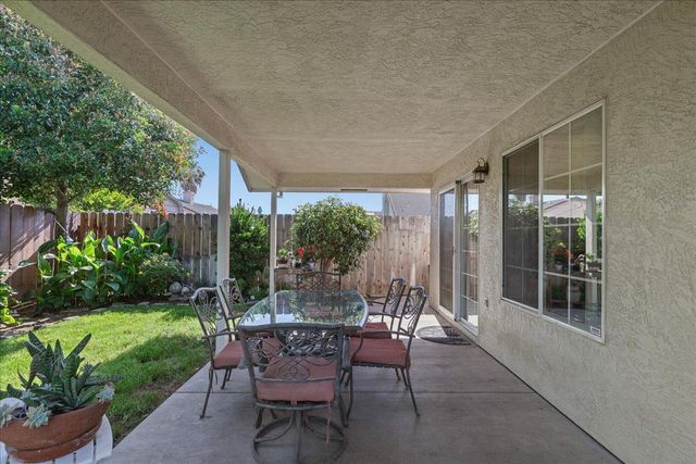 1795 Brookside Dr, Manteca, CA 95336