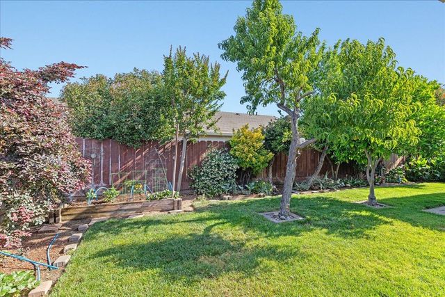 1795 Brookside Dr, Manteca, CA 95336