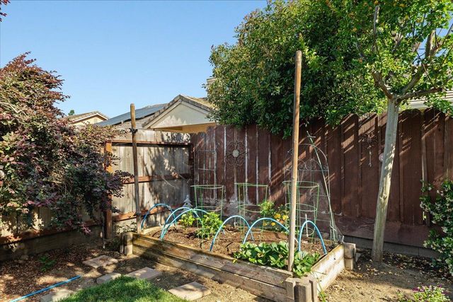 1795 Brookside Dr, Manteca, CA 95336