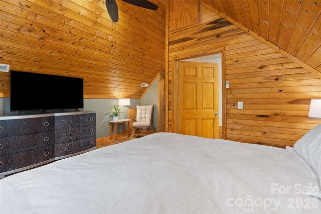 215 Atkins Loop, Lake Junaluska, NC 28745
