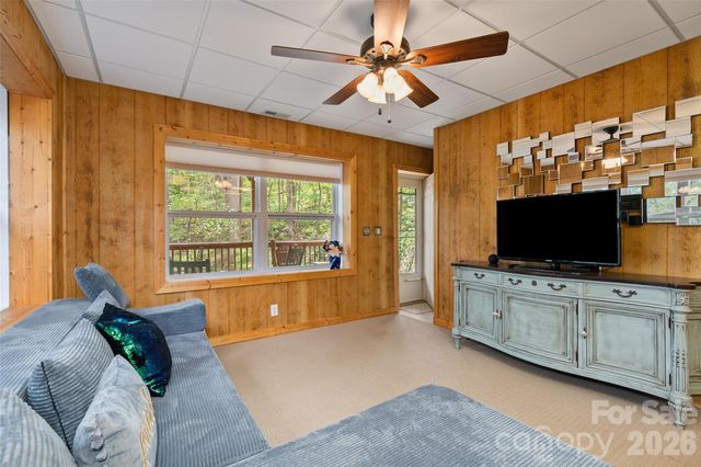 215 Atkins Loop, Lake Junaluska, NC 28745