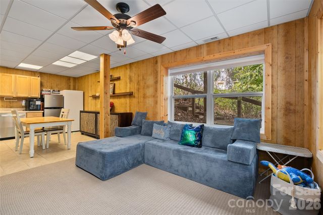 215 Atkins Loop, Lake Junaluska, NC 28745