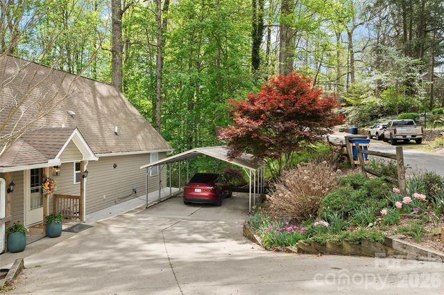 215 Atkins Loop, Lake Junaluska, NC 28745